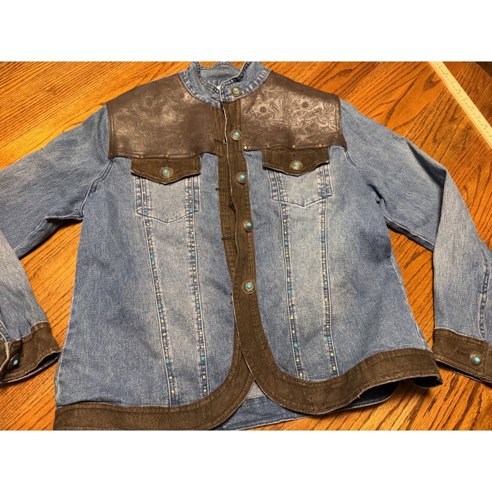 DG2 Diane Gilman Denim Jacket Western Suede Trim Floral Yoke Turquoise Studs L